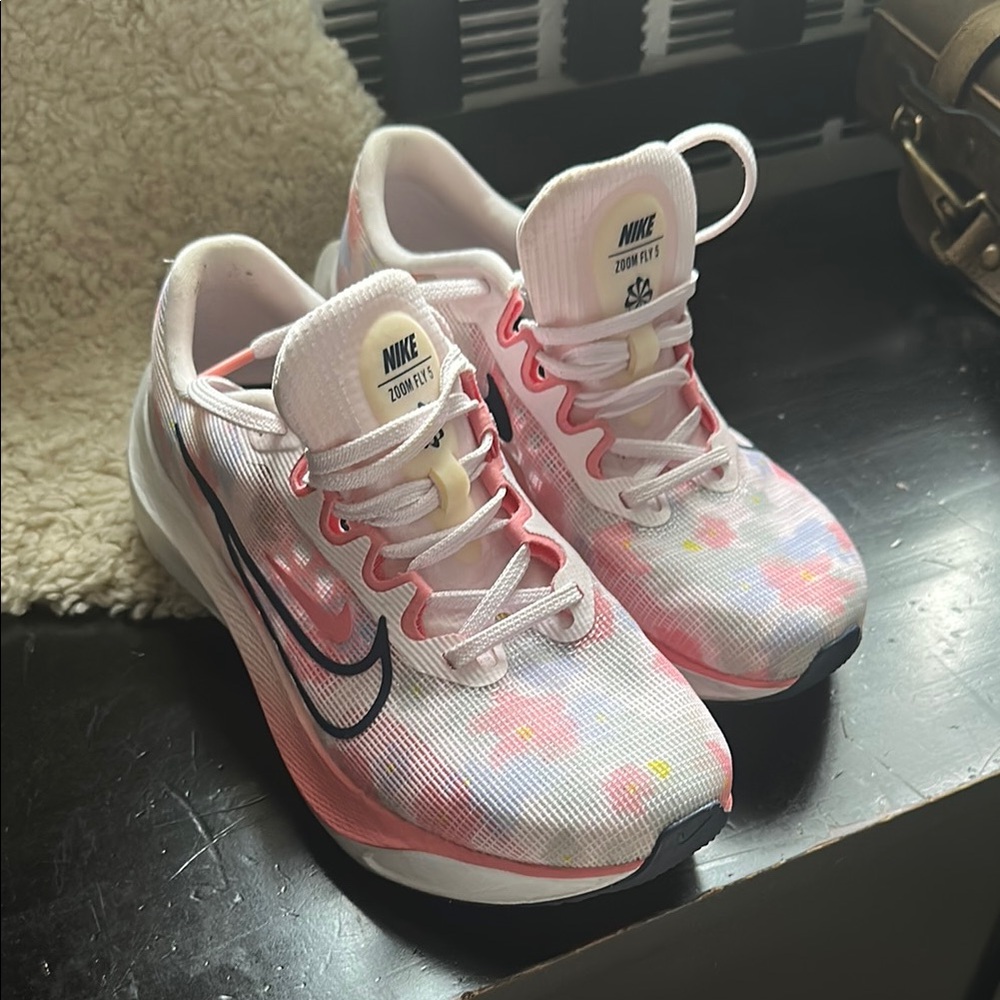 Nike Zoom Fly 5 Pearl Pink Midnight Navy Floral Running Shoes